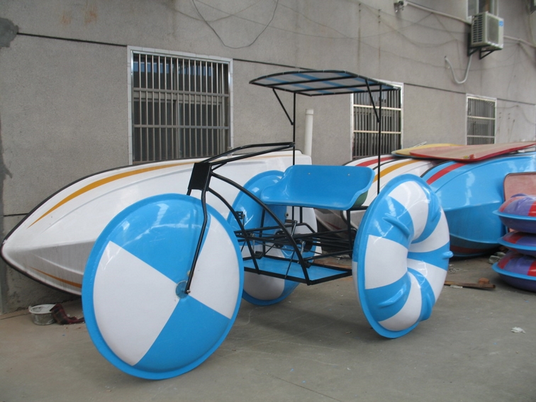 水上三輪車(chē)